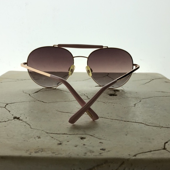 Oscar DeLa Renta Gold Aviator Frame With Pink Accent Thin Arm  Gray Tint - Picture 4 of 6